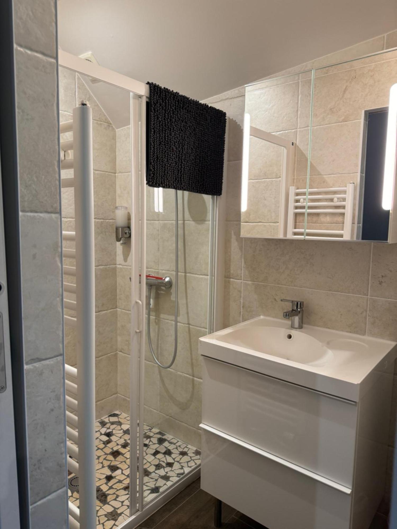 Chambre Avec Acces Jacuzzi Plombieres-les-Dijon Buitenkant foto